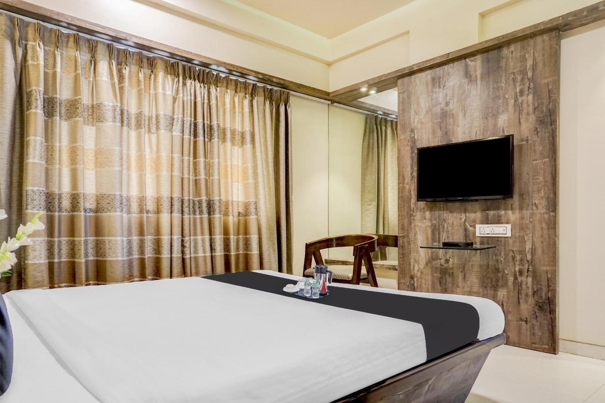 Townhouse Oak Regal Inn Near Sant Tukaram Nagar Metro Station Pimpri-Chinchwad Exterior foto